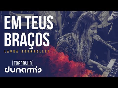 Capa do videoclipe Em Teus Braços - Laura Souguellis